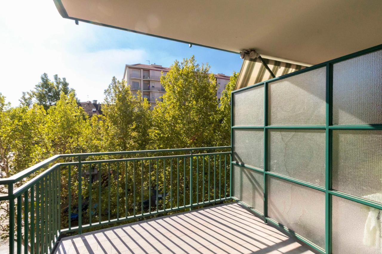 Cozy&Spacious Apt 2 Min Walk From The Tram Stop! Apartment ตูริน ภายนอก รูปภาพ